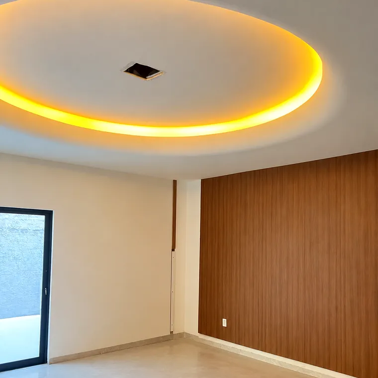 Sanca curva com iluminação embutida executada pela Évora